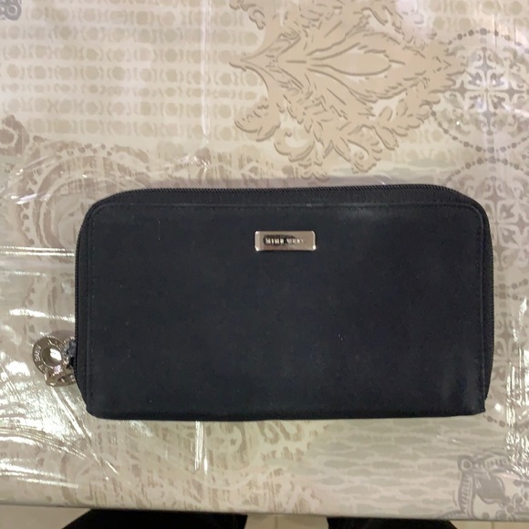 Nine West Handbags - Nine West wallet
